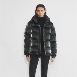 Aritiza The Super Puffer, Size: Medium, Black, Never Worn; tags still on